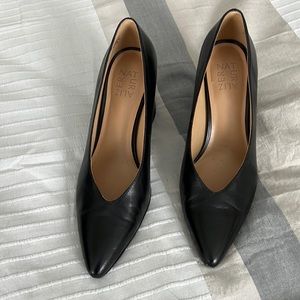 Naturalizer Hope Black Leather block heel pumps